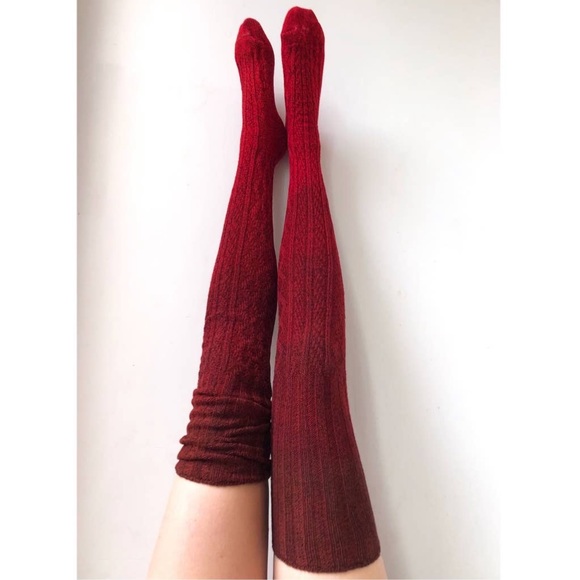 Ombré Hand Dyed cable Knit thigh high - Picture 4 of 11